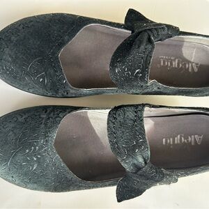 Alegria Black Textured Women's Shoes
